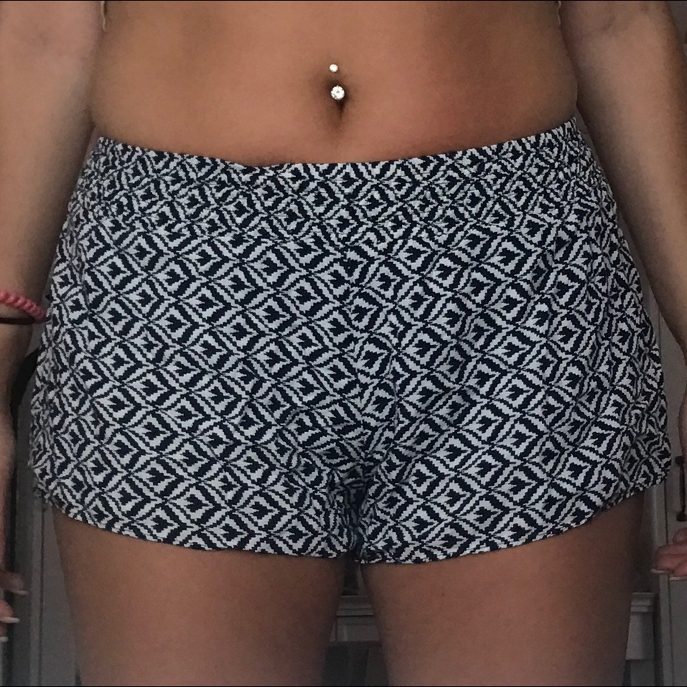 Printed flowy shorts